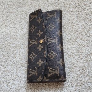 Knockoff Louie Vuitton Large Snap Monogram Wallet
